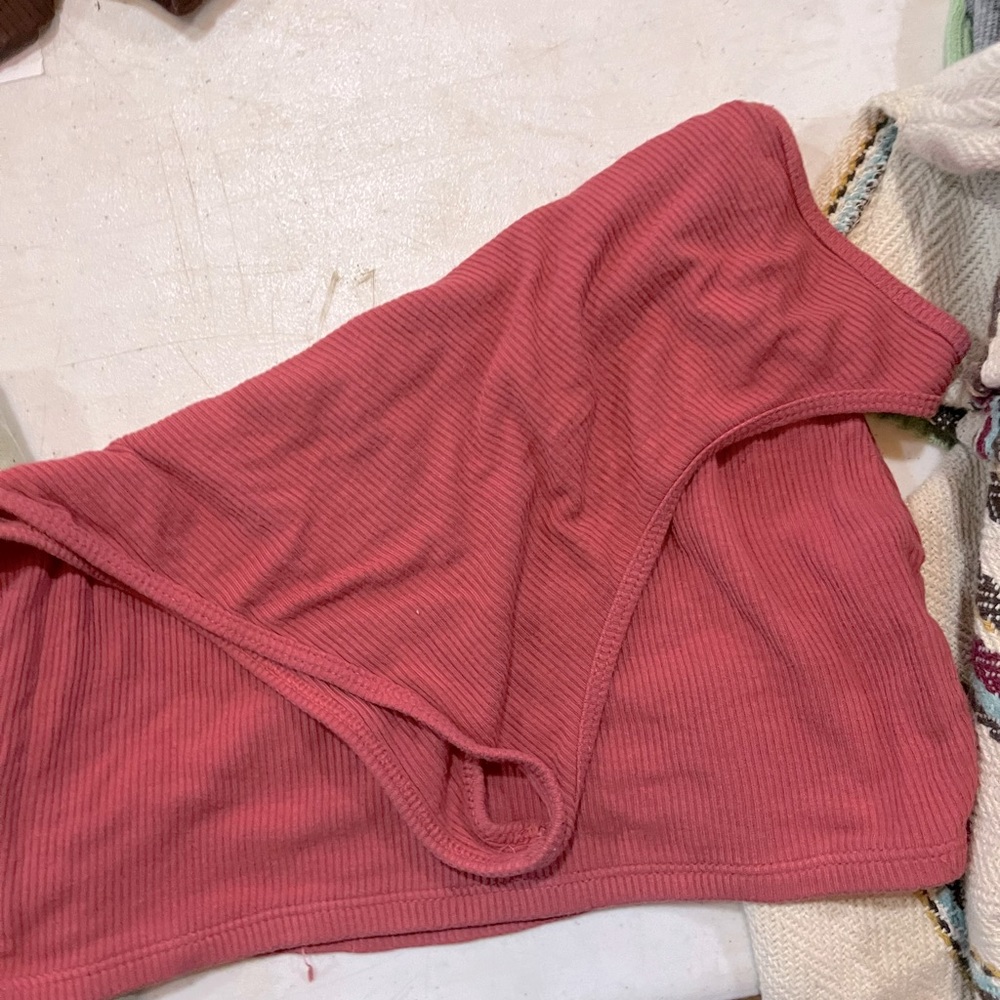 pink American Eagle tank top